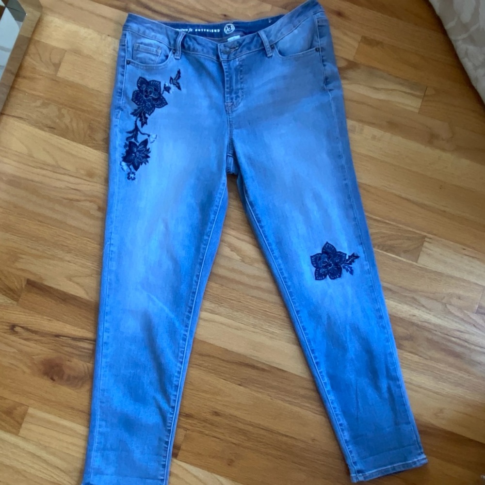W62 Boyfriend Signature Embroidered Jeans 6